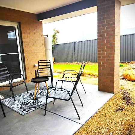 Lucas One 2-Bedroom Apartment Nbn Pets Cardigan Exterior photo