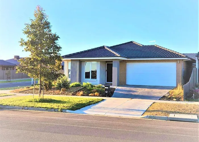 Lucas One 2-Bedroom Apartment Nbn Pets