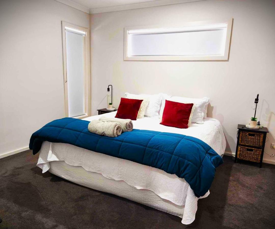 Lucas One 2-bedroom Nbn Pets Holiday home *
